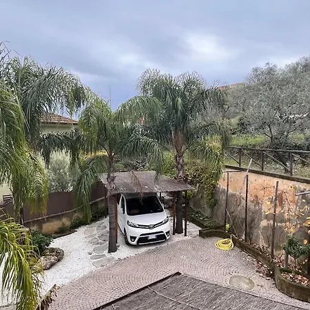 La Casa Di Martina, Con 1 Piscina 1 Piscina Bimbi E Parco Giochi Caramagna Ligure