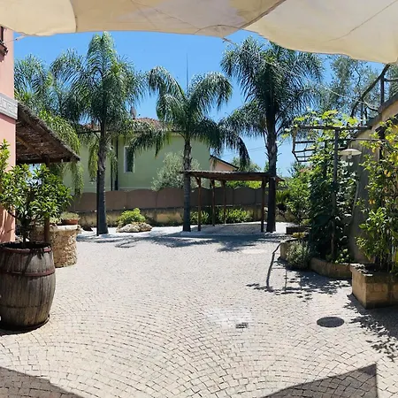 La Casa Di Martina, Con 1 Piscina 1 Piscina Bimbi E Parco Giochi Caramagna Ligure